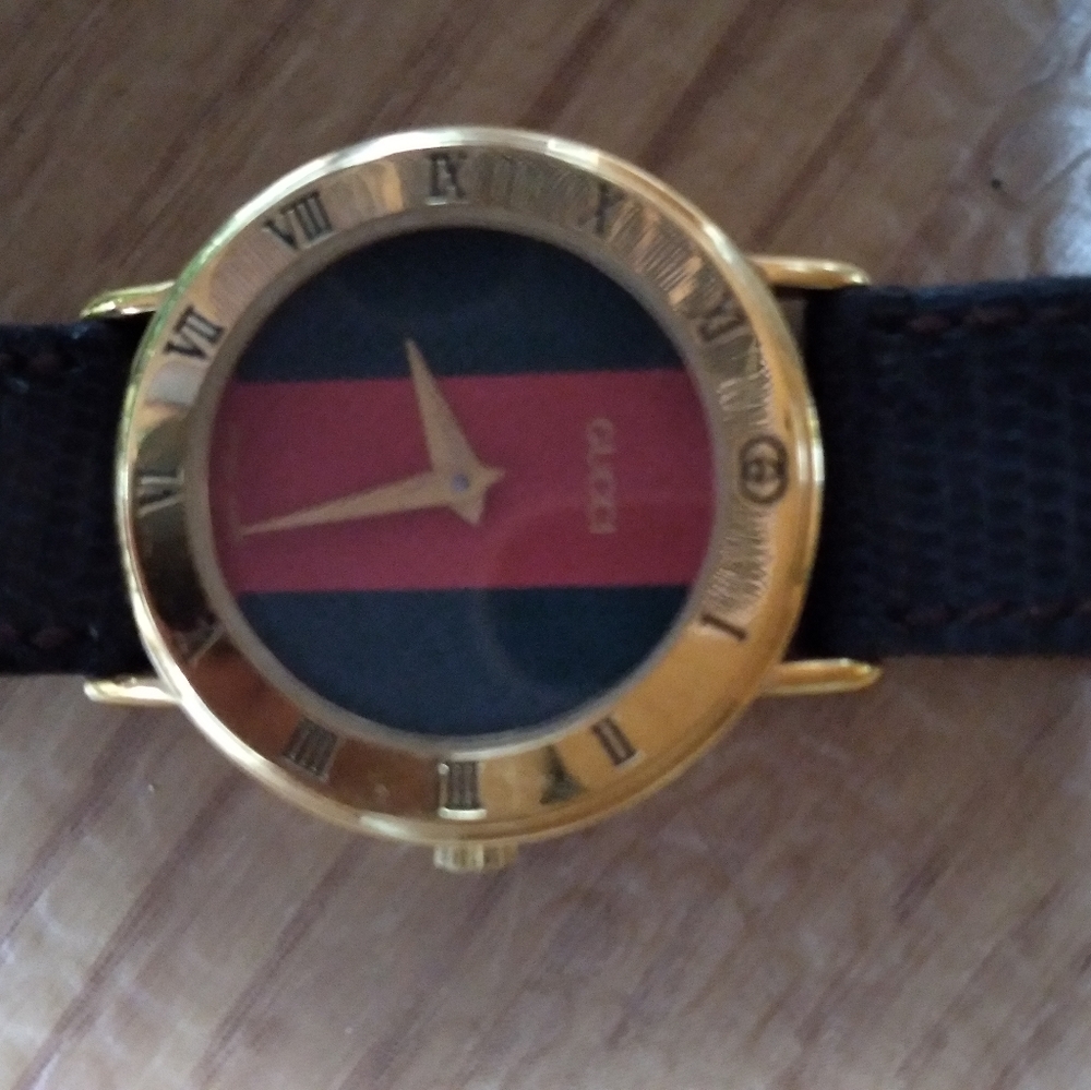 Authentic  LADIES  Gucci Watch